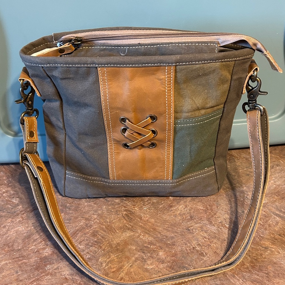 Bhrayna Womens Western Cowgirl  Army Green Canvas & Leather Crossbody Purse